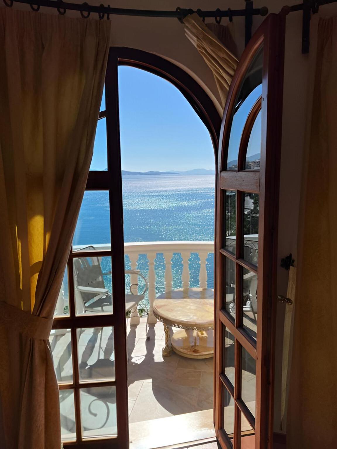 Monte Cristo Hotel With Rooftop Pool Sarandë Exterior foto